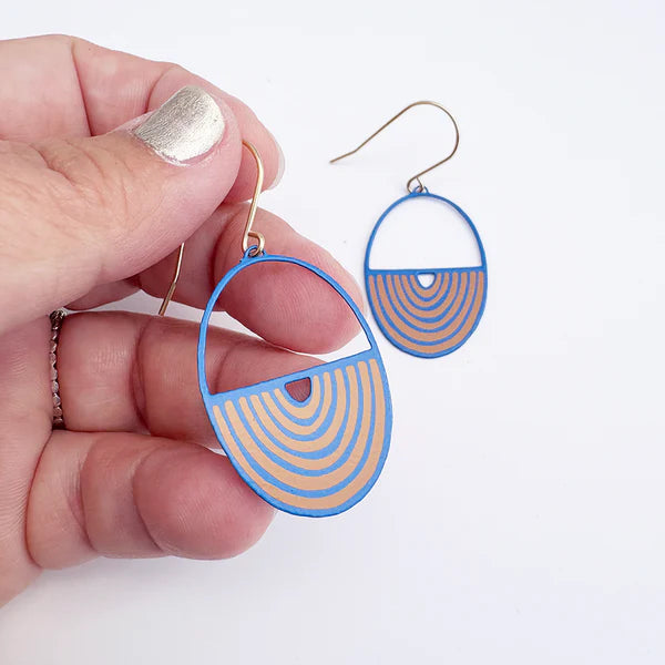 Denz Midi Spring Shape Earrings | #4 Blue & Orange