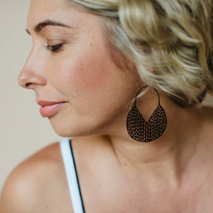Denz Callisia Earrings | Black
