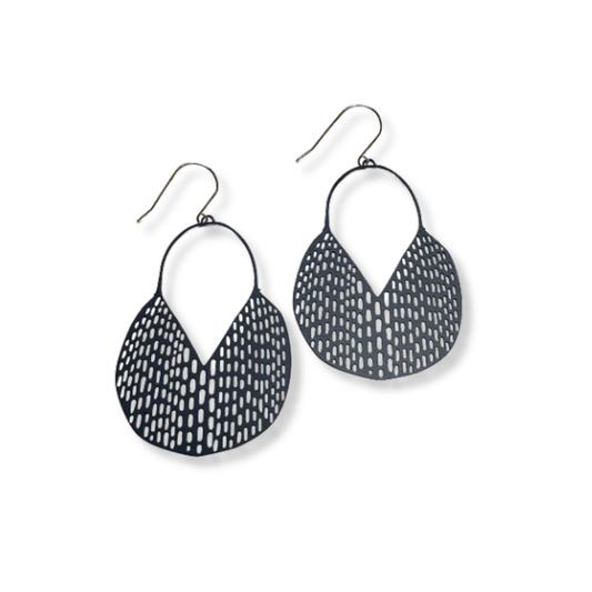 Denz Callisia Earrings | Black