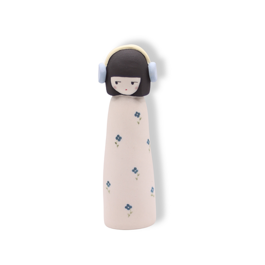 Illy's Wall Doll Vase | Headset On