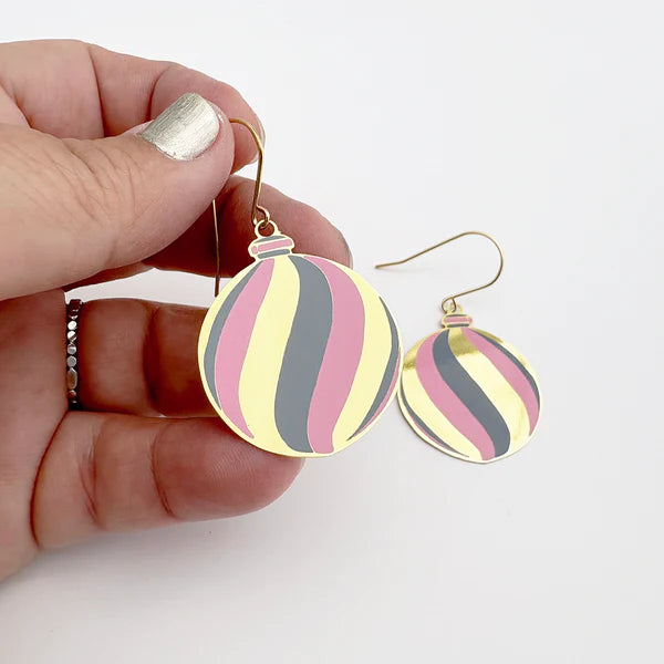 Denz Vintage Bauble Earrings | Pink & Grey